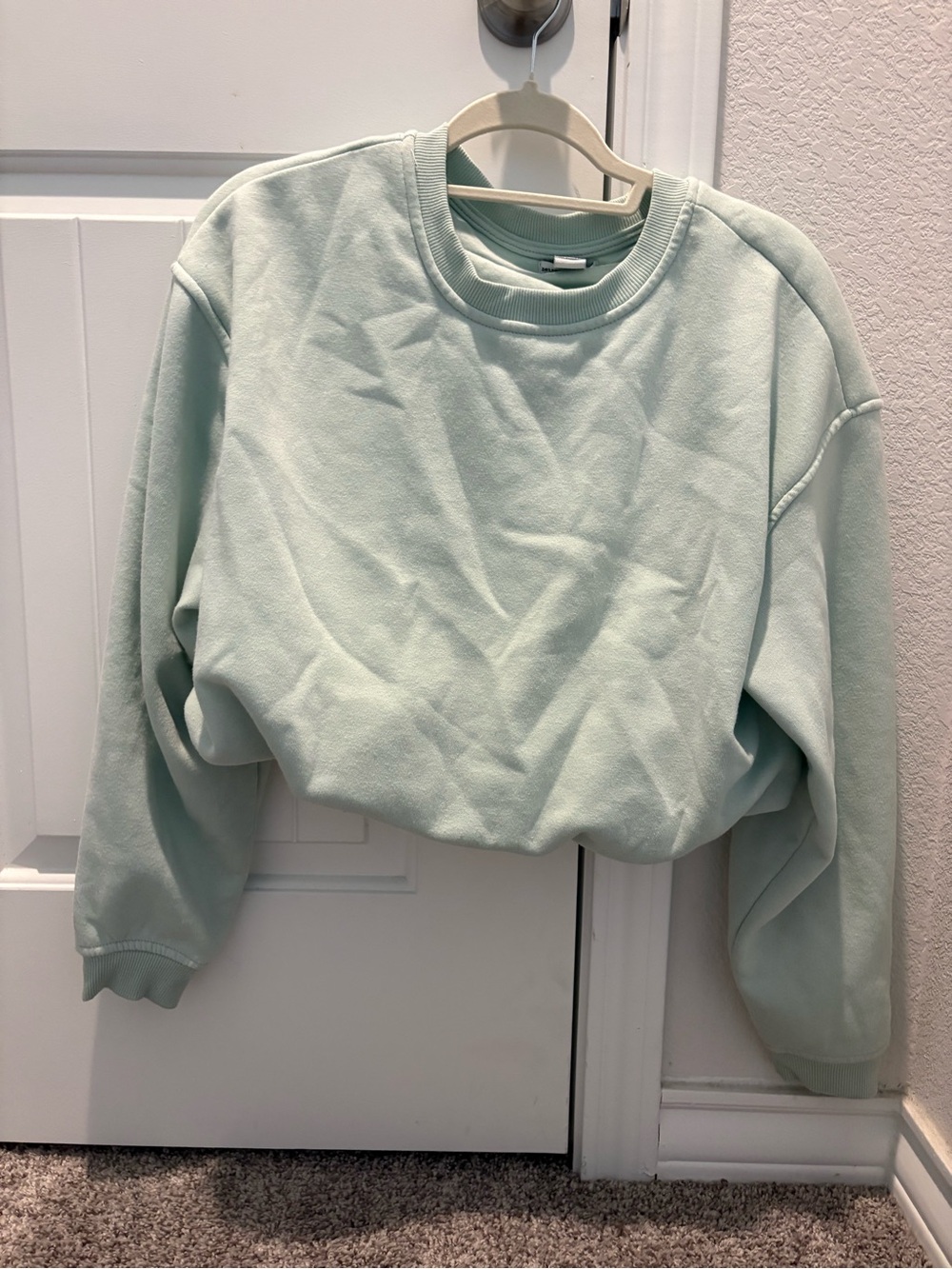 Cozy Mint Turtleneck-Style Pullover Sweater